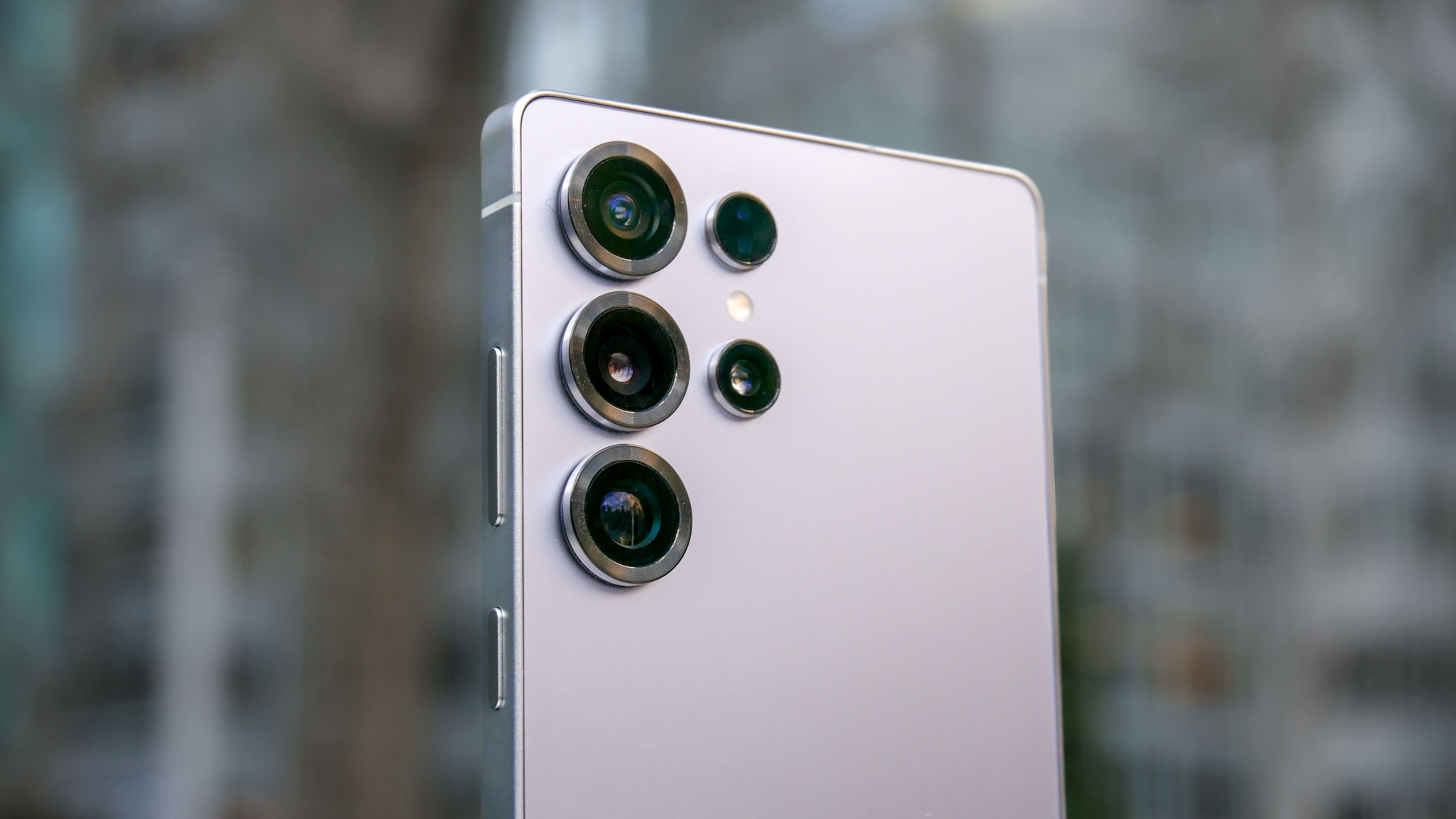 Samsung Galaxy S25 Ultra — The Smartphone That Does Everything